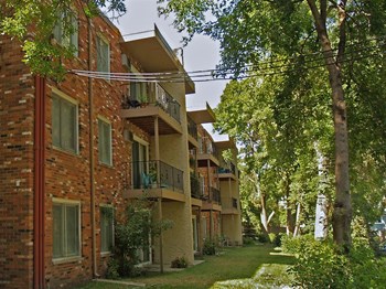 Apache Manor Apartments exterior
