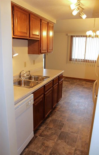 Basswood Apartments Basswood Apartments - Photo Gallery 4