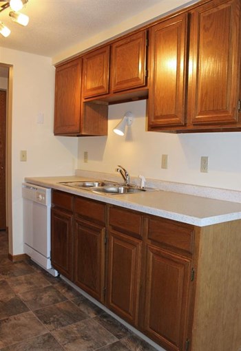 Basswood Apartments Basswood Apartments - Photo Gallery 5