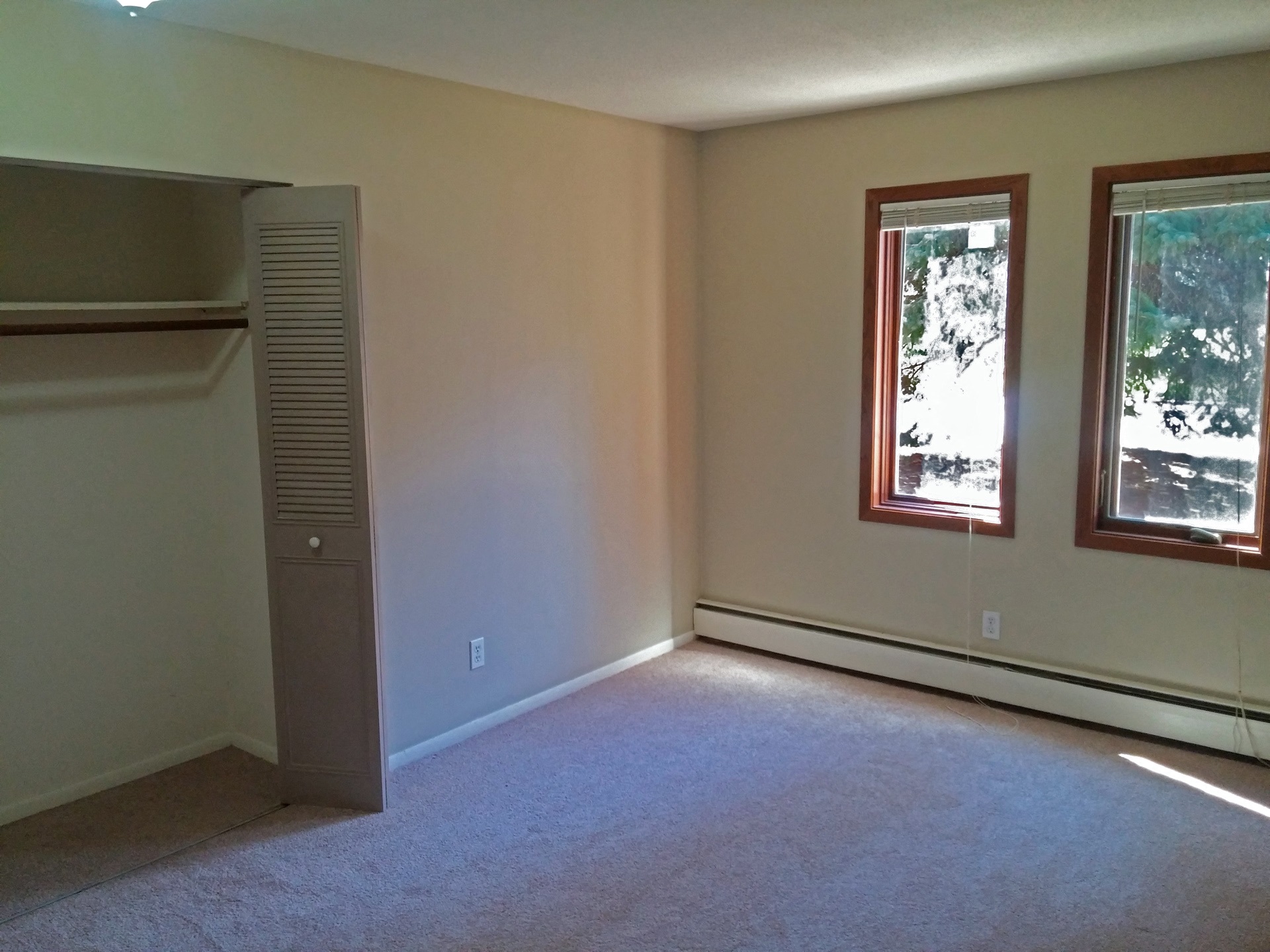 Cedar Crest Apartments bedroom