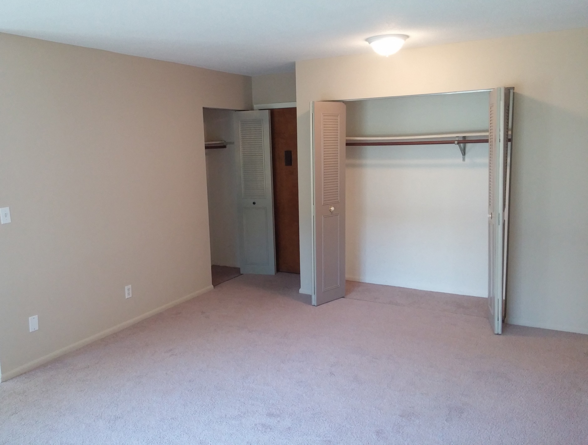 Cedar Crest Apartments Bedroom