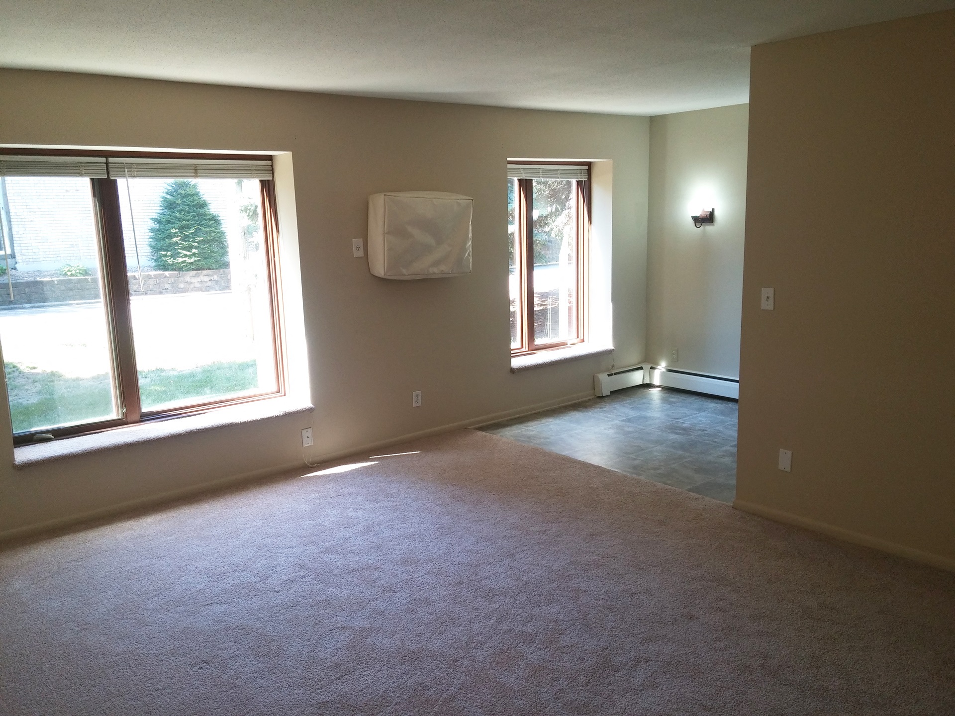 Cedar Crest Apartments Living Room