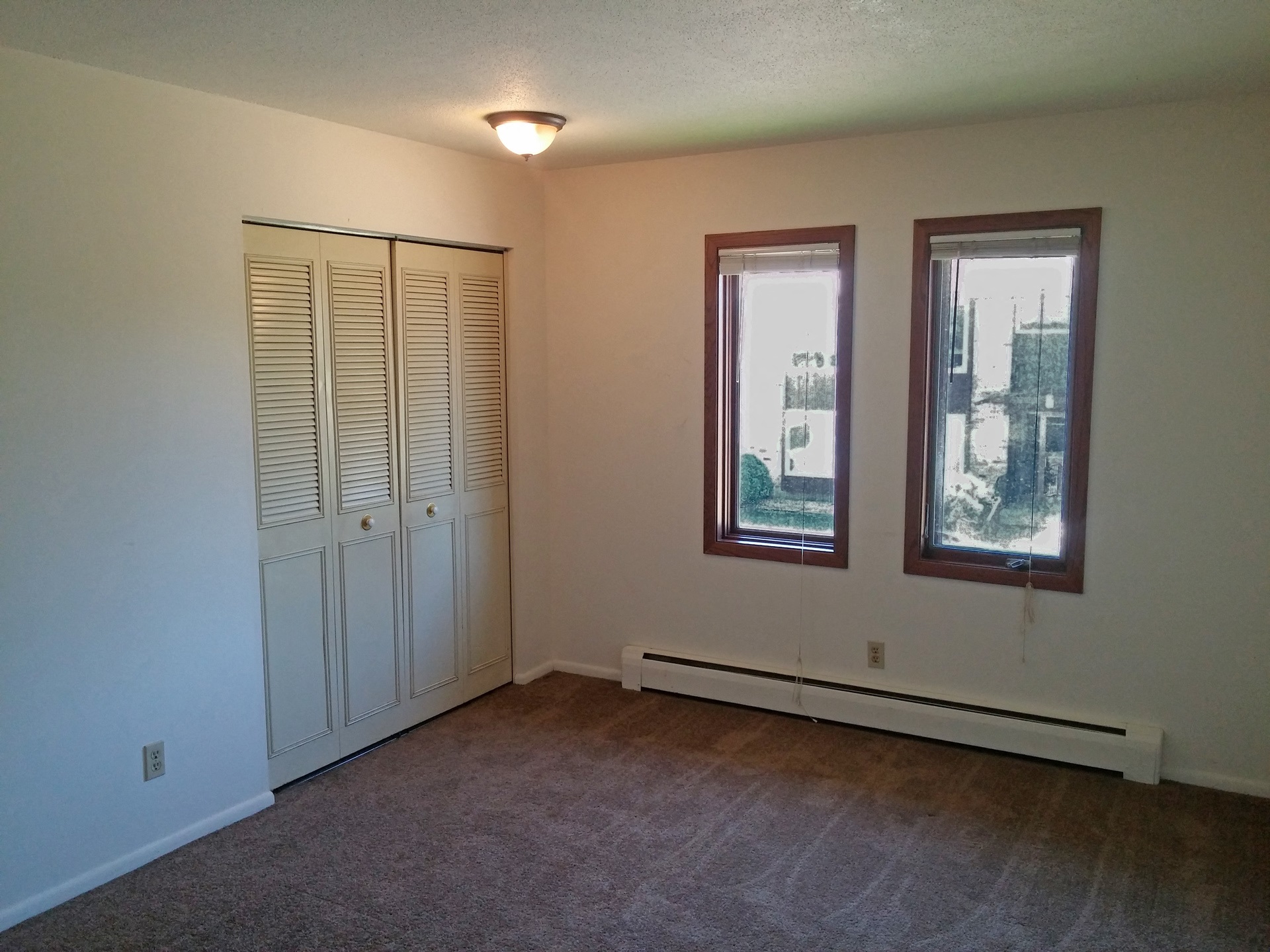 Cedar Crest Apartments bedroom