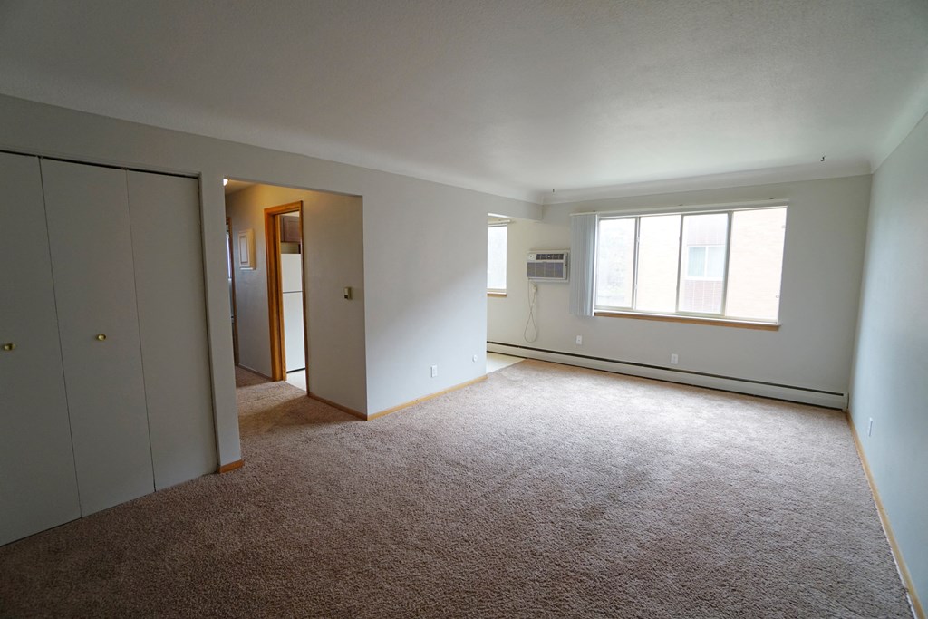 Como Lake Estates bedroom