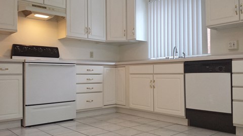 Como Lake Estates kitchen, St. Paul, Minnesota