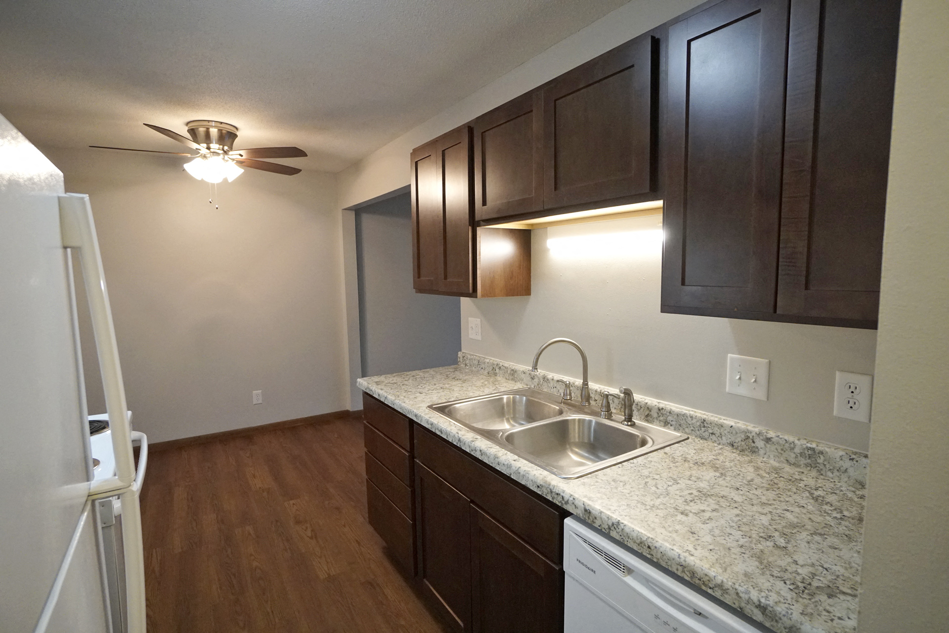 Edina Manor Apartments 2 bedroom