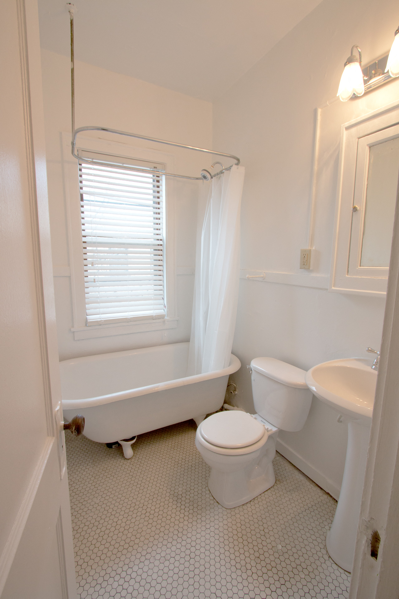 Grand & Dale Apartments studio