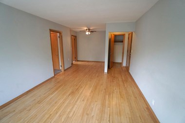 907 Saint Paul Ave. 1-2 Beds Apartment for Rent - Photo Gallery 1
