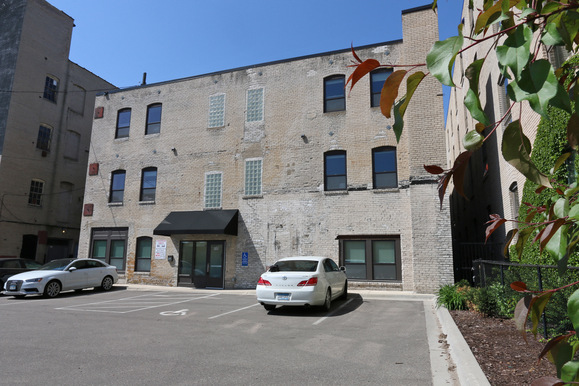 La Pompadour Minneapolis