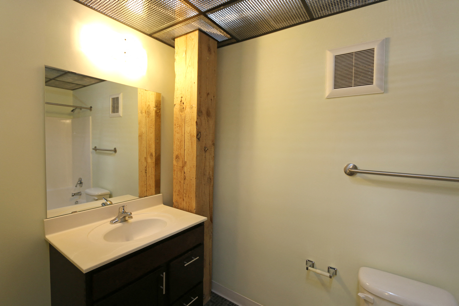 La Pompadour Apartments in Minneapolis