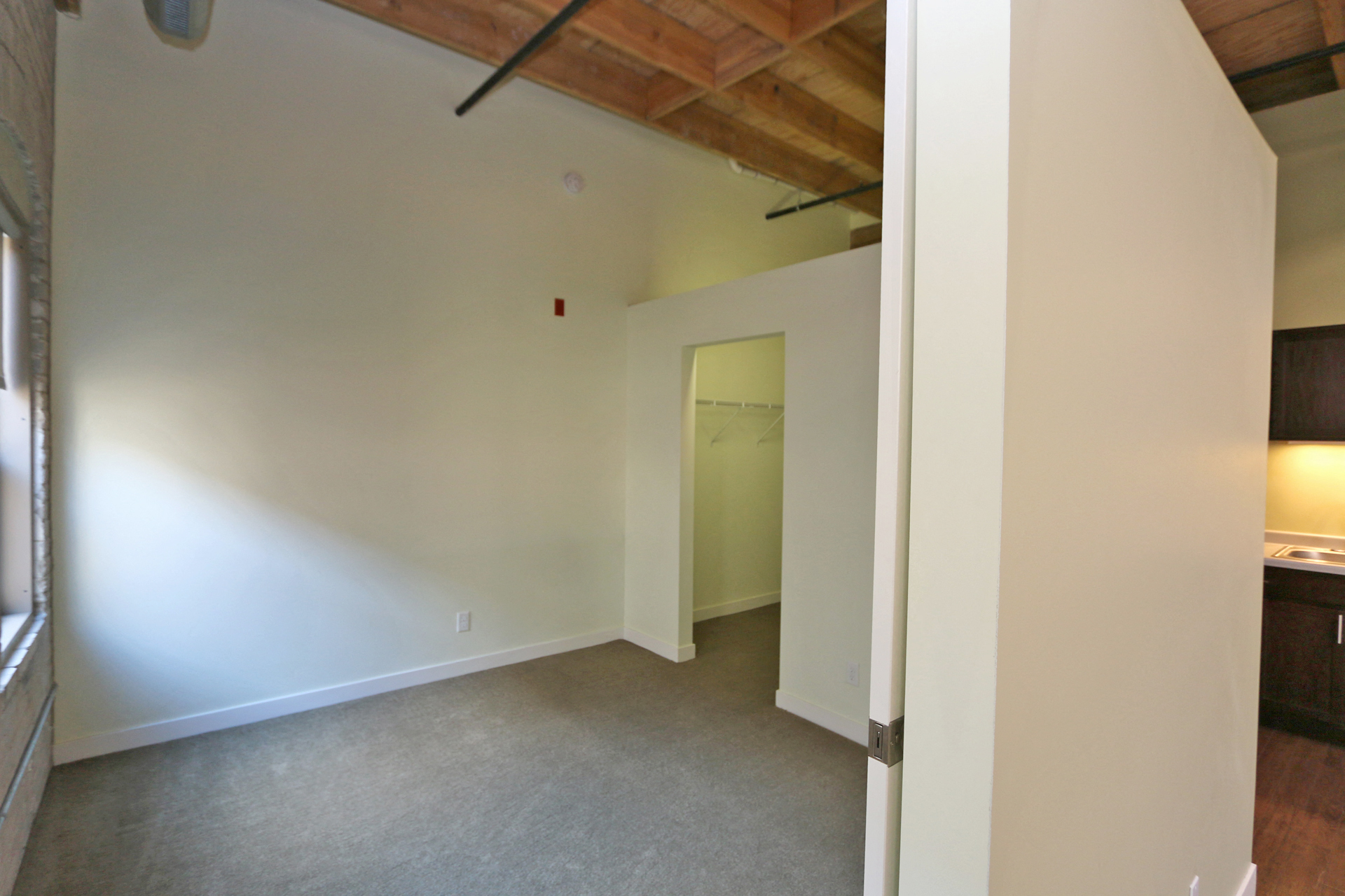 La Pompadour Apartments in Minneapolis