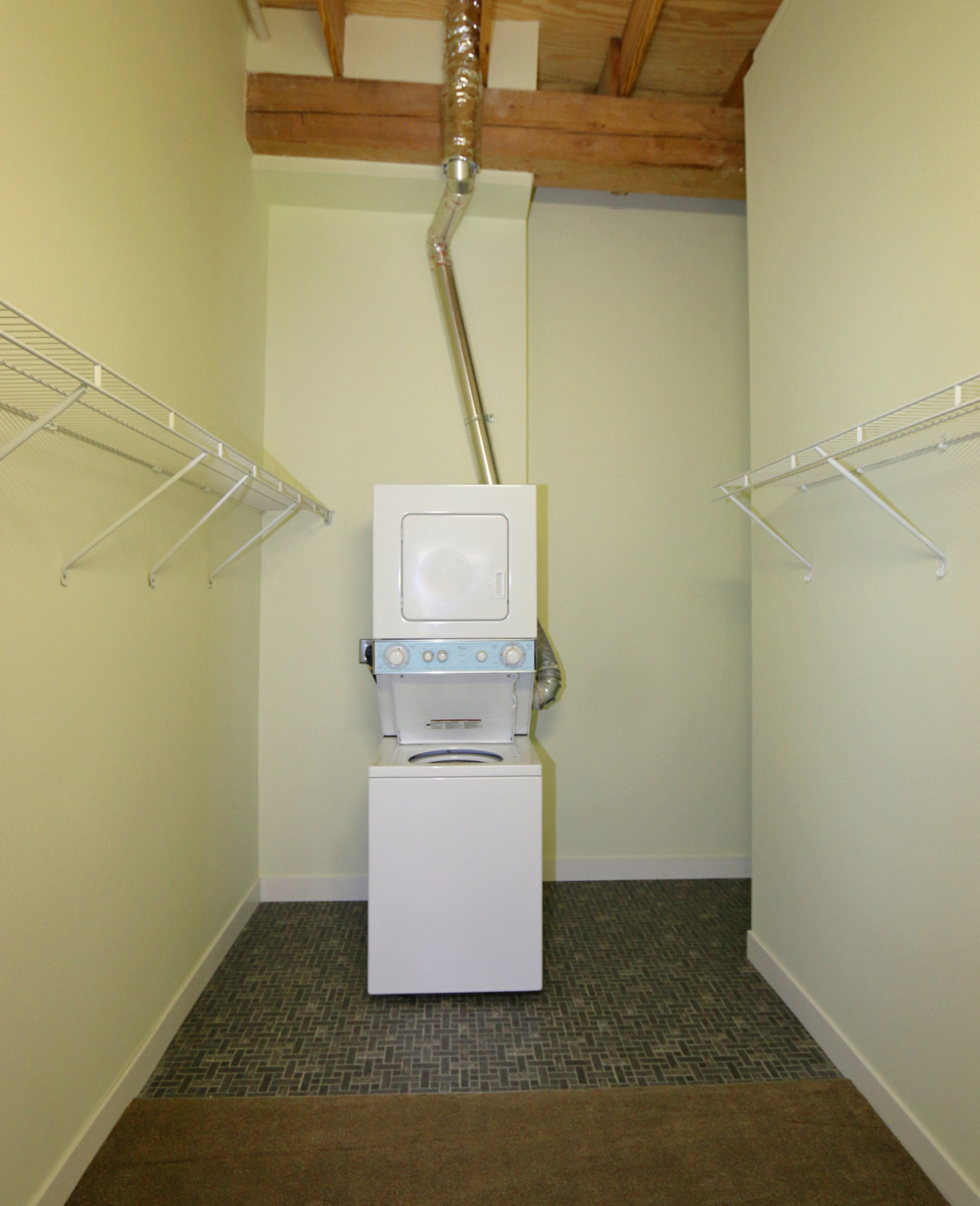 La Pompadour Apartments in Minneapolis