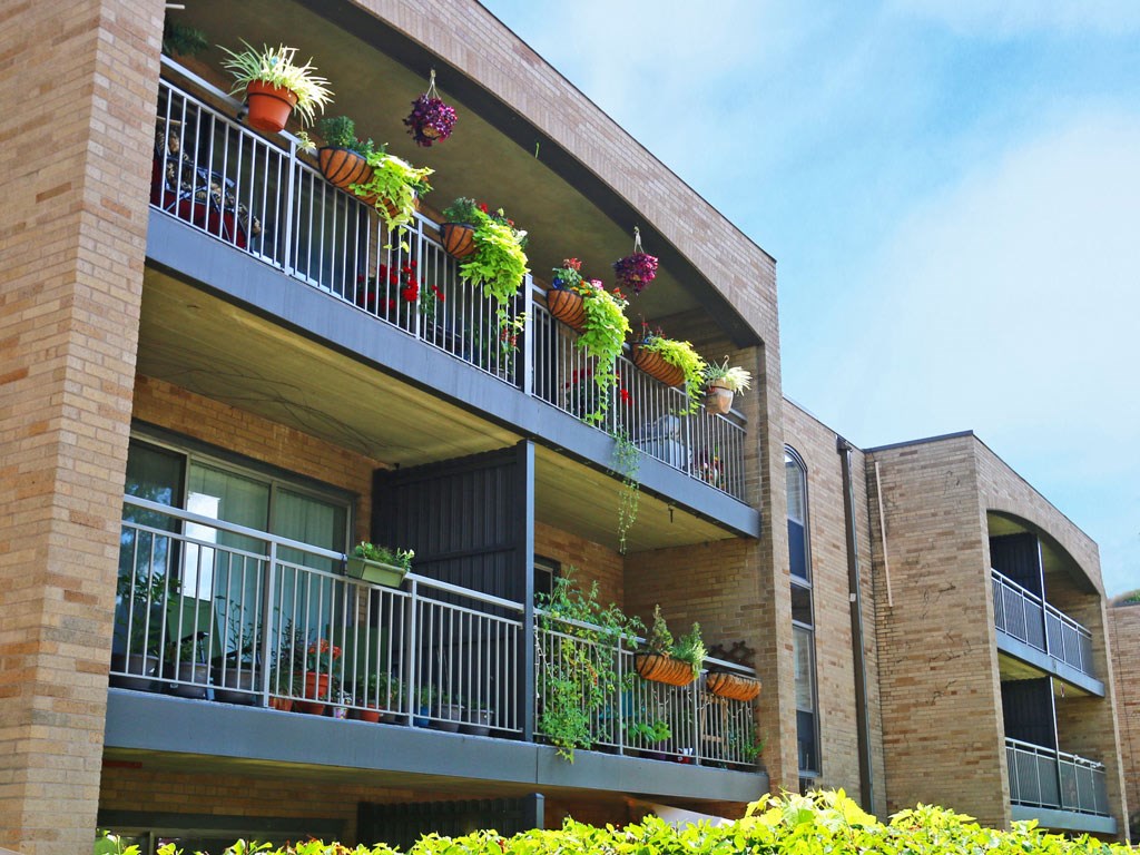 Lexington Hills exterior