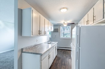 Parkside Apartments Kitchen Parkside Apartments Kitchen - Photo Gallery 2