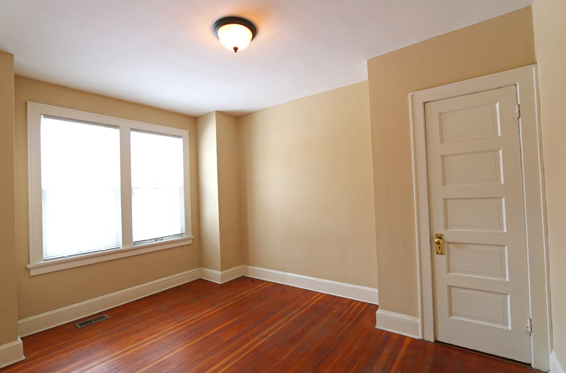 Summit Apartments in St. Paul