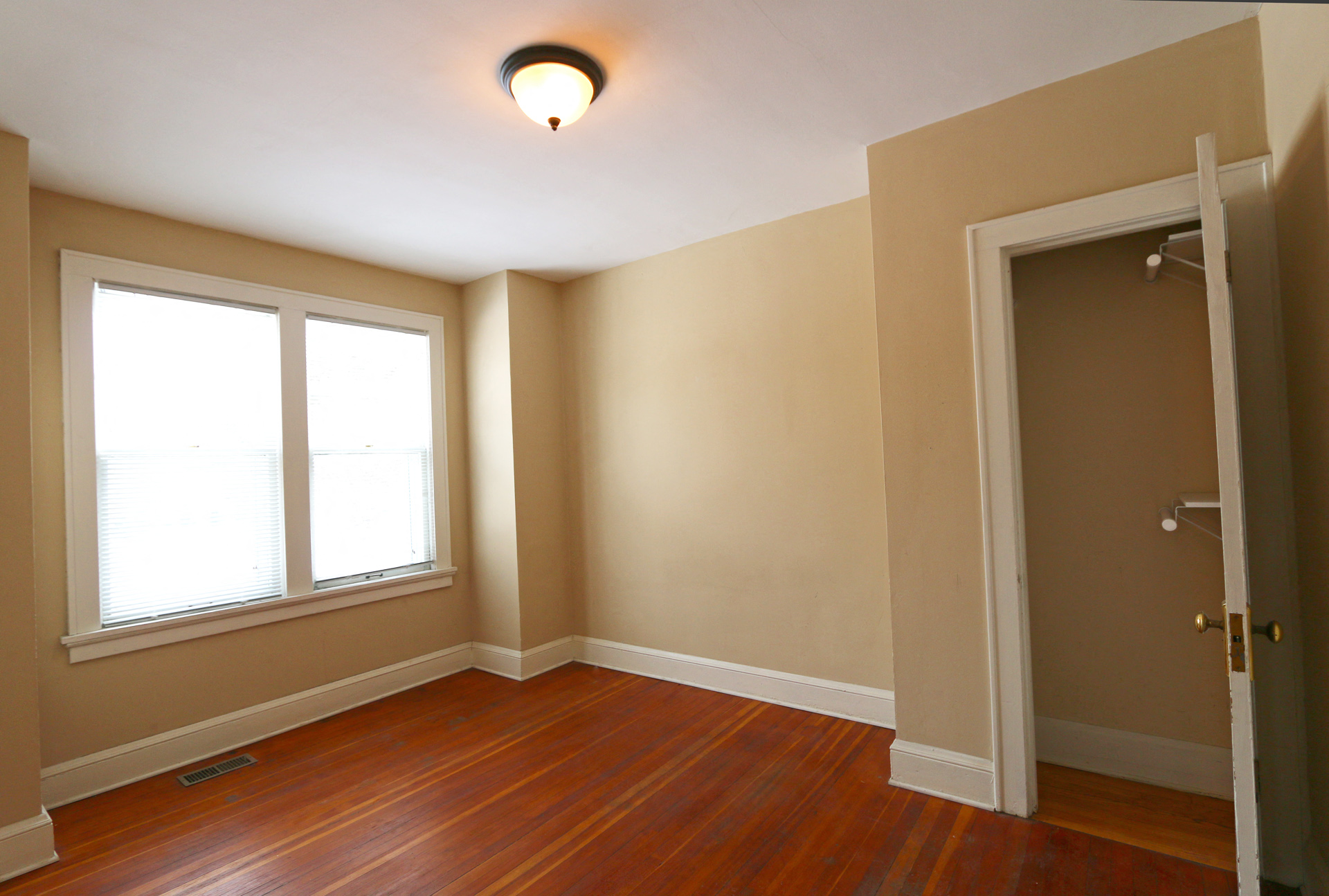 Summit Apartments in St. Paul