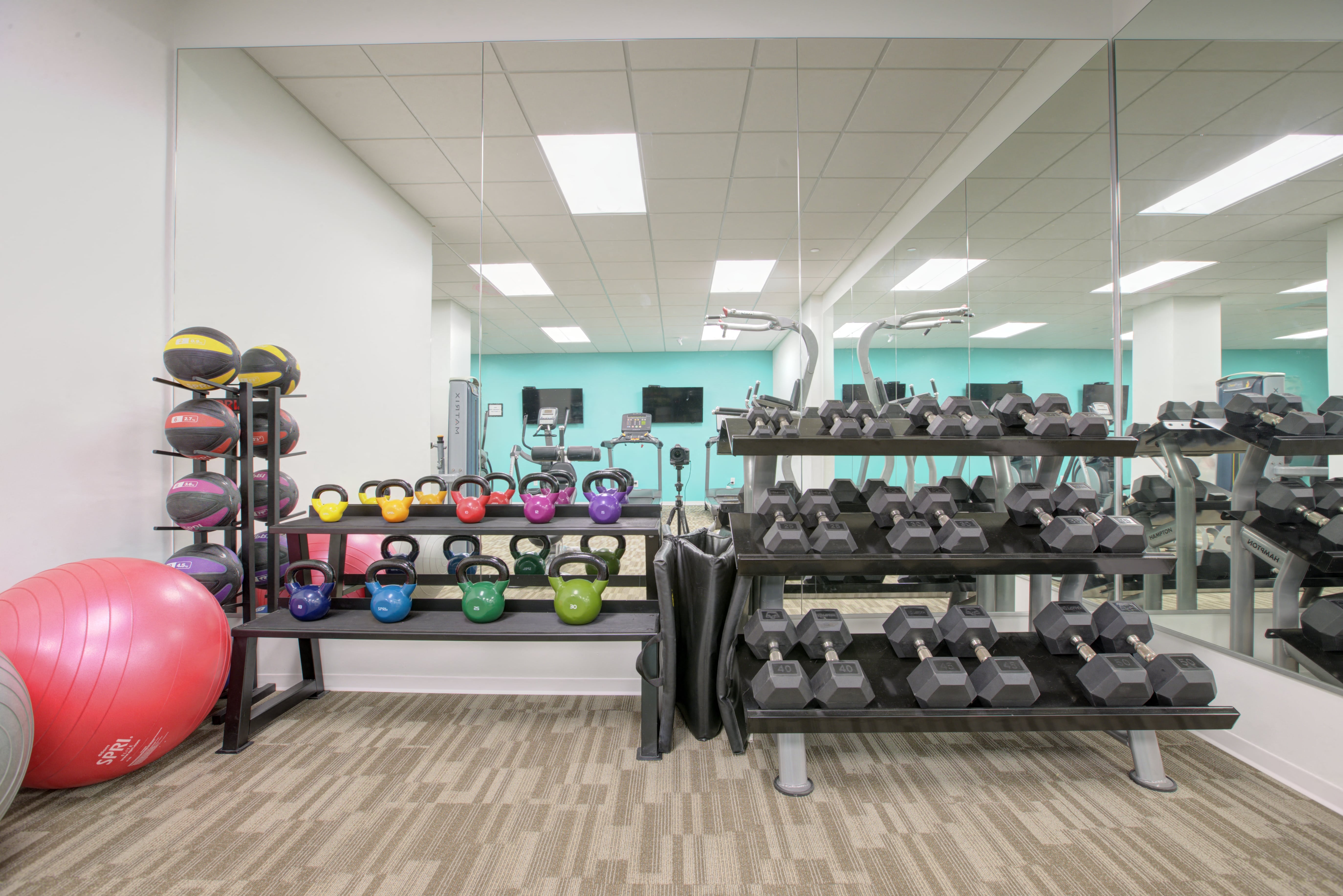 Free Weights at The Equitable Building, Iowa, 50309