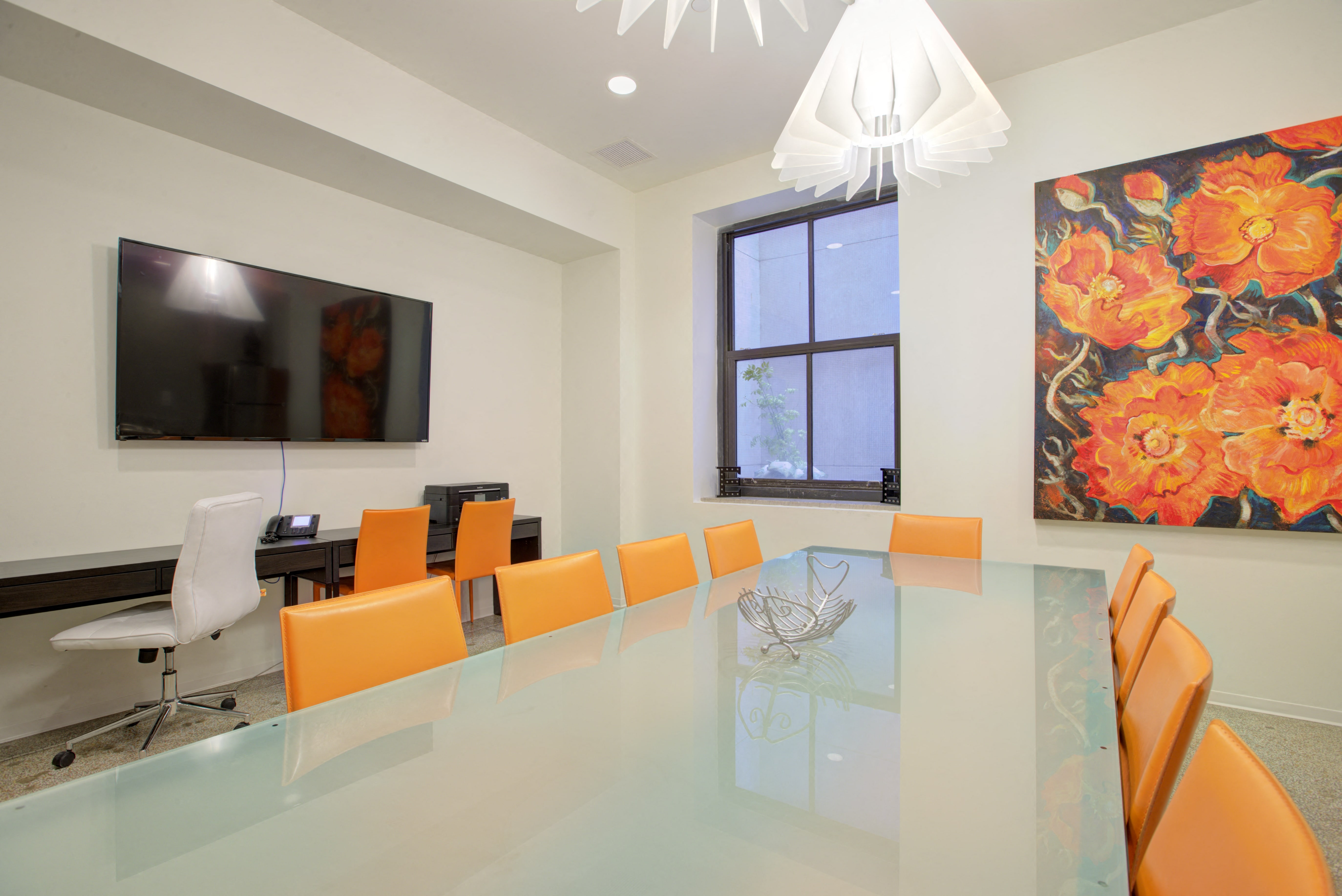 Leasing Office area at The Equitable Building, Des Moines, 50309