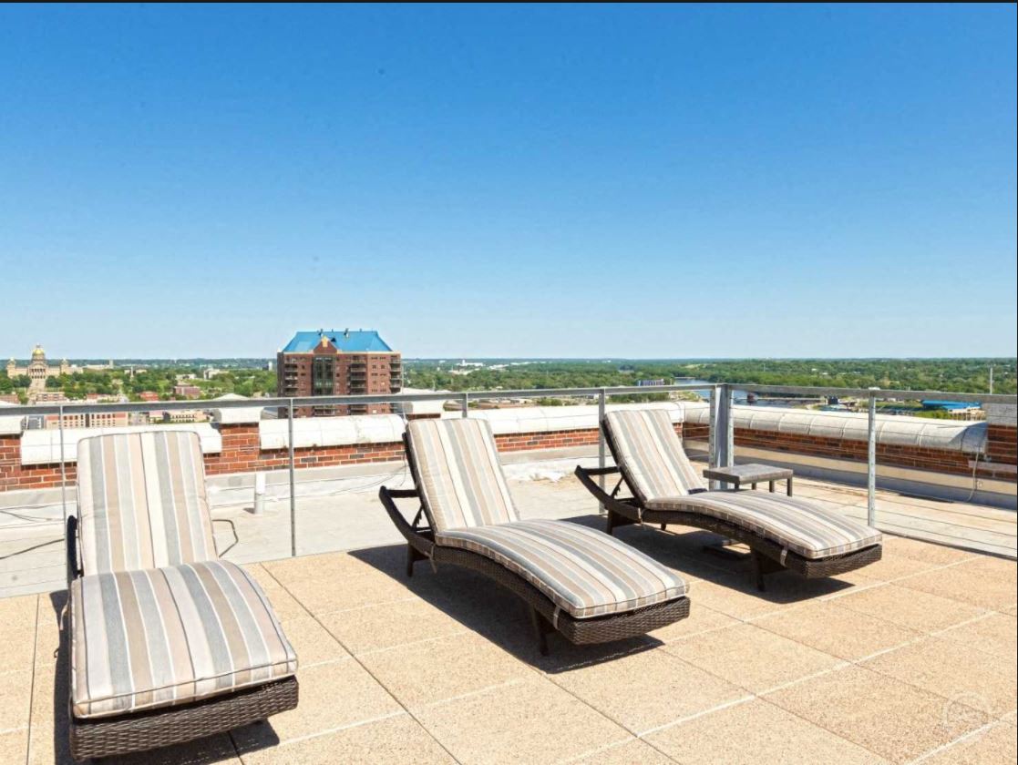 Roof Top Lounge with panoramic views of downtown Des Moines at The Equitable Building, Iowa, 50309