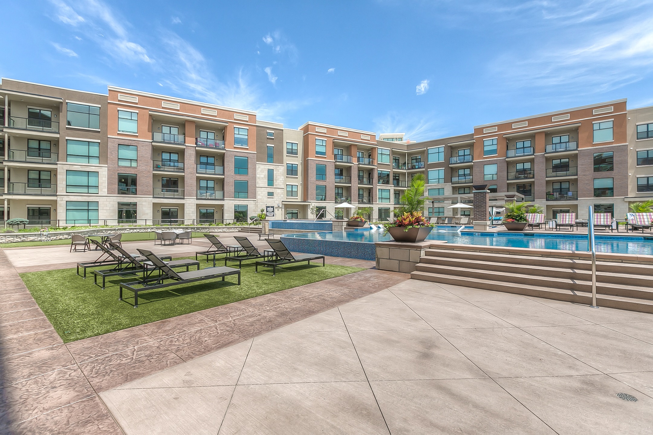 Poolside Relaxing Chair  at The Royale at CityPlace, Overland Park