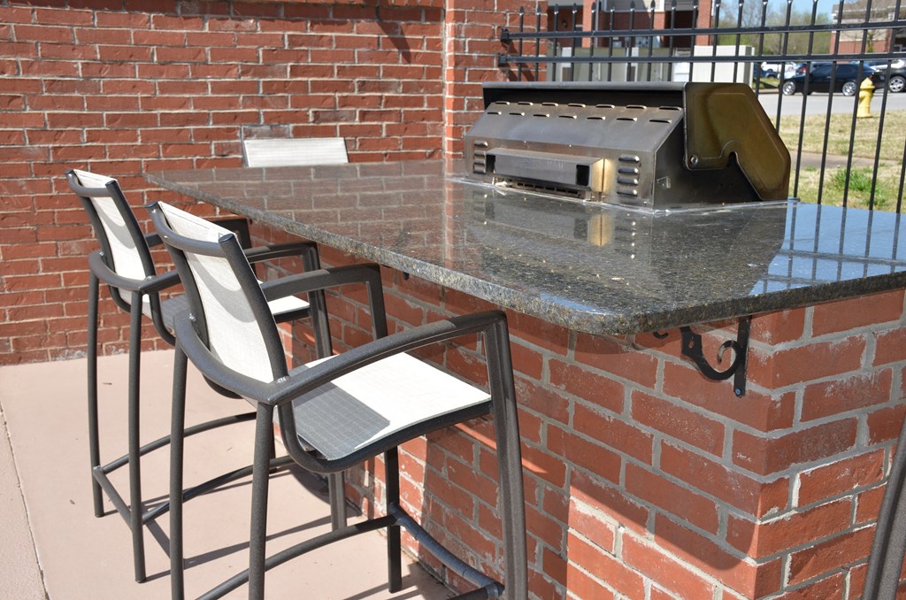 Grill with Bar like sitting