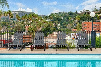1660 Wilton Place Studio-2 Beds Apartment for Rent - Photo Gallery 5