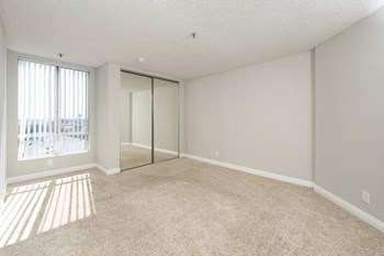 1660 Wilton Place Studio-2 Beds Apartment for Rent - Photo Gallery 12