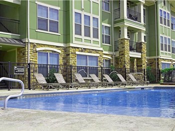 outdoor swimming pool at apartments - Photo Gallery 2