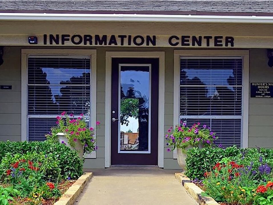 apartment leasing office 