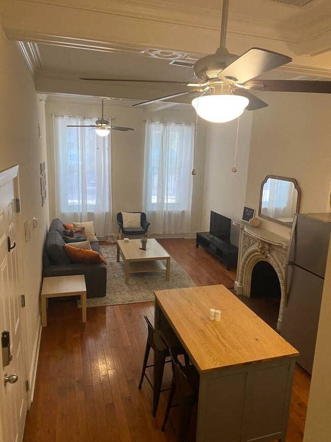 Unit #1F for $2,795