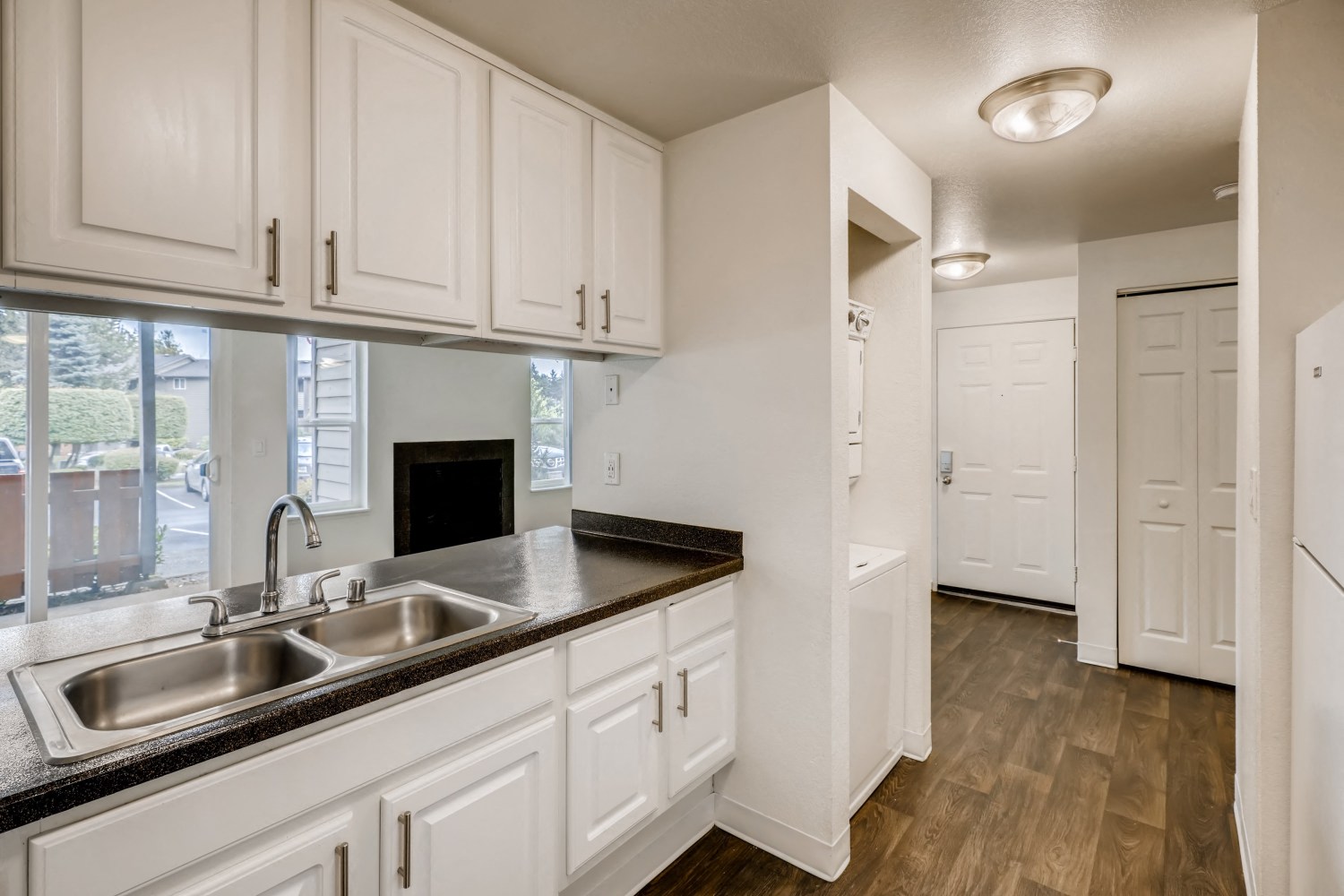 A Standard Kitchen at The Courtyard at South Station