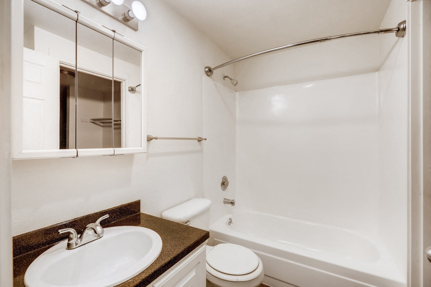 A Standard Bathroom at The Courtyard at South Station