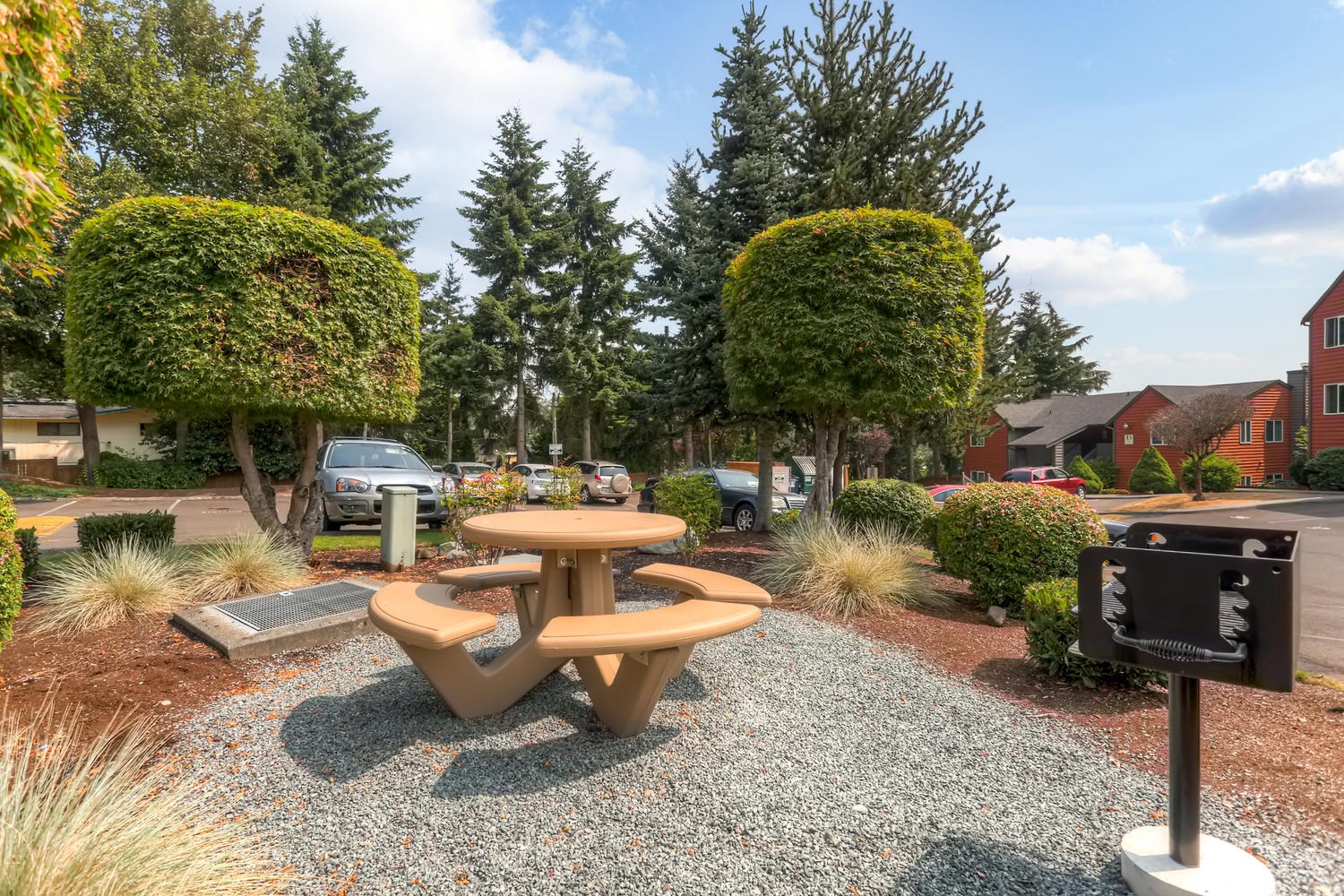 Courtyard At South Station Apartments, 3900 Southcenter Blvd, Tukwila