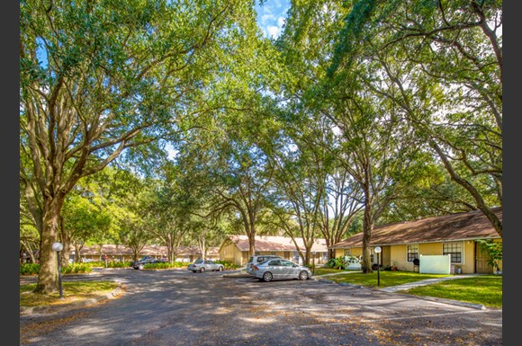 Grand Oaks Apartment Homes, 10103 Sherwood Ln, Riverview, FL - RENTCafé