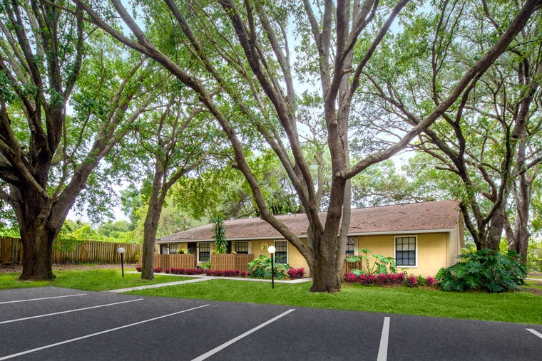 Grand Oaks Apartment Homes, 10103 Sherwood Ln, Riverview, FL RENTCafé