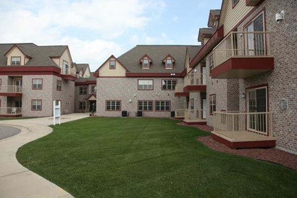 881 Liberty Boulevard 1-2 Beds Apartment for Rent - Photo Gallery 1