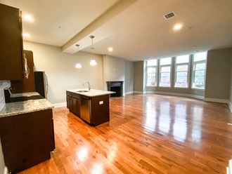 1117 Walnut St 1 Bed Apartment for Rent - Photo Gallery 5