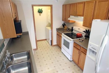 925 Harrington Drive 1-2 Beds Apartment for Rent - Photo Gallery 6
