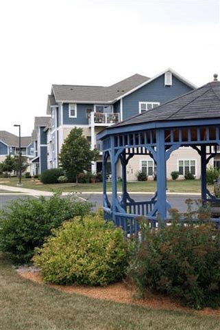 925 Harrington Drive 1-2 Beds Apartment for Rent - Photo Gallery 3