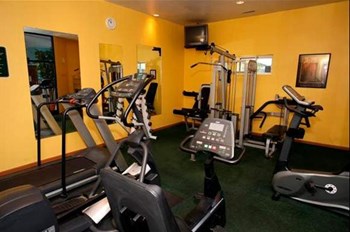 6801 Parkedge Circle 1-2 Beds Apartment for Rent - Photo Gallery 3