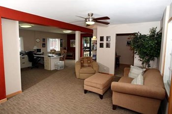 4561 South Whitnall Avenue 1-2 Beds Apartment for Rent - Photo Gallery 3