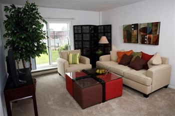 4561 South Whitnall Avenue 1-2 Beds Apartment for Rent - Photo Gallery 5