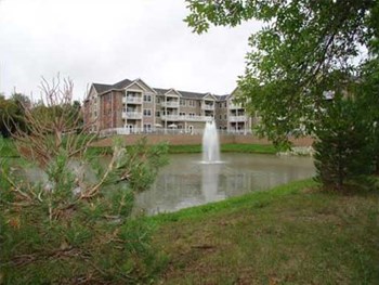 205 Green Bay Road 1-2 Beds Apartment for Rent - Photo Gallery 3
