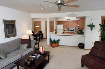 5440 Congress Avenue 1-3 Beds Apartment for Rent - Photo Gallery 3