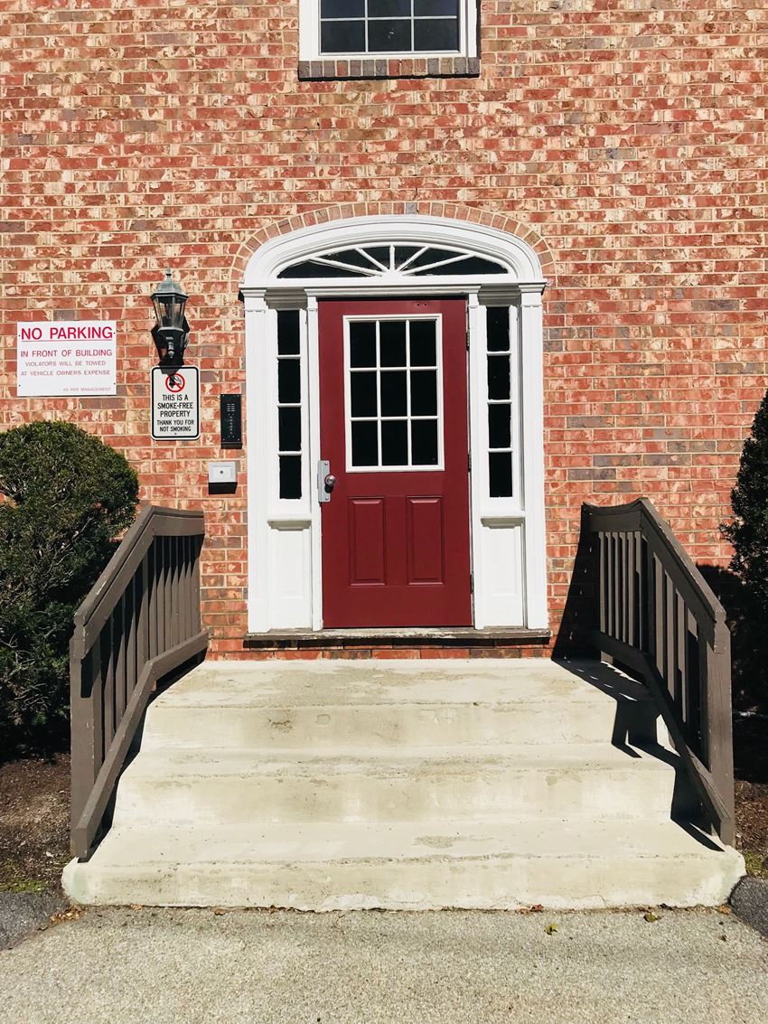 Steps to 80 Locust Street Entrance - Photo Gallery 1