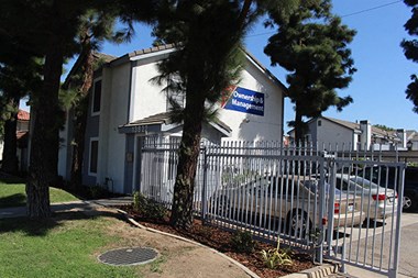 13822 Arthur Ave. 2 Beds Apartment for Rent