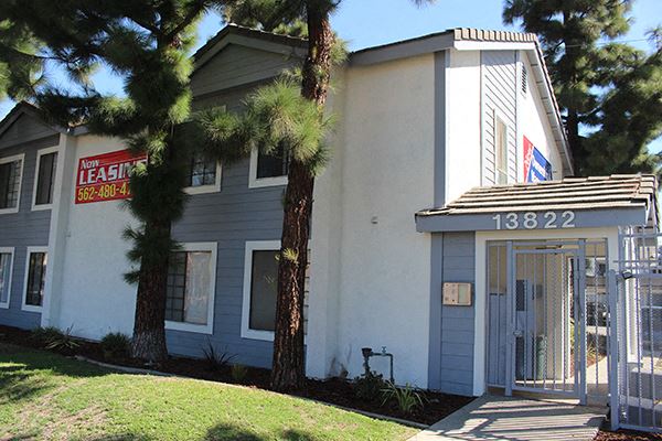 the building where the motel is located is shown