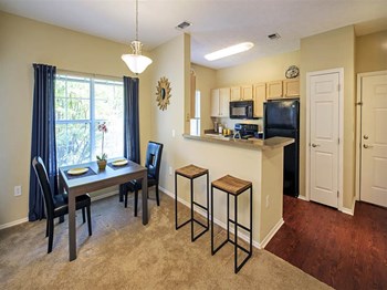100 Anderson Str 1-2 Beds Apartment for Rent - Photo Gallery 3