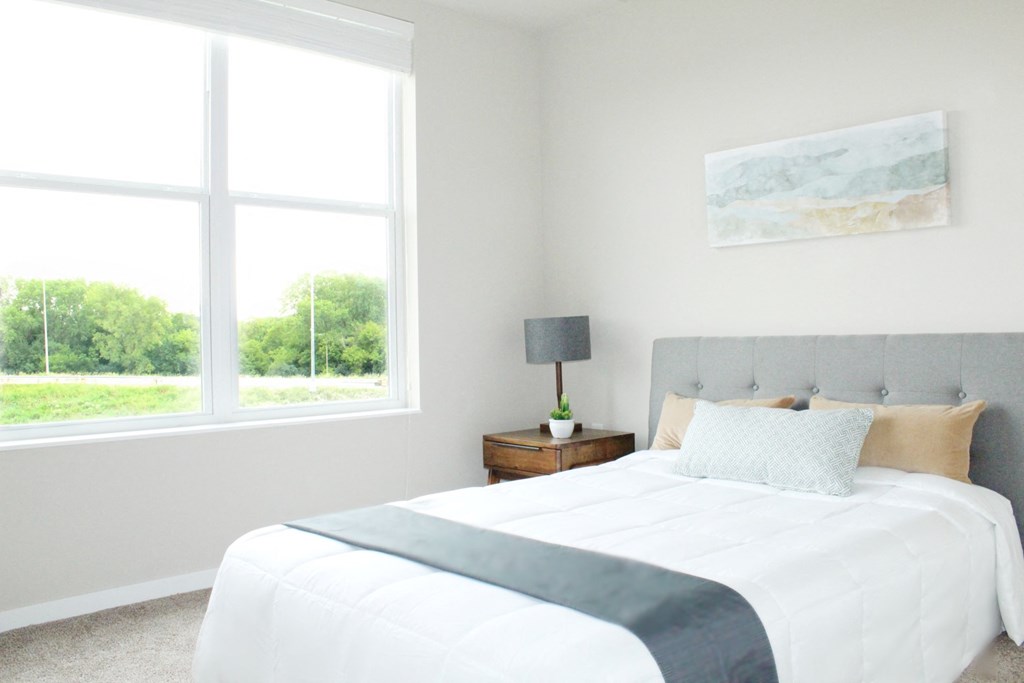 Beautiful Bright Bedroom at Overlook on the Creek, Minnetonka, MN, 55305