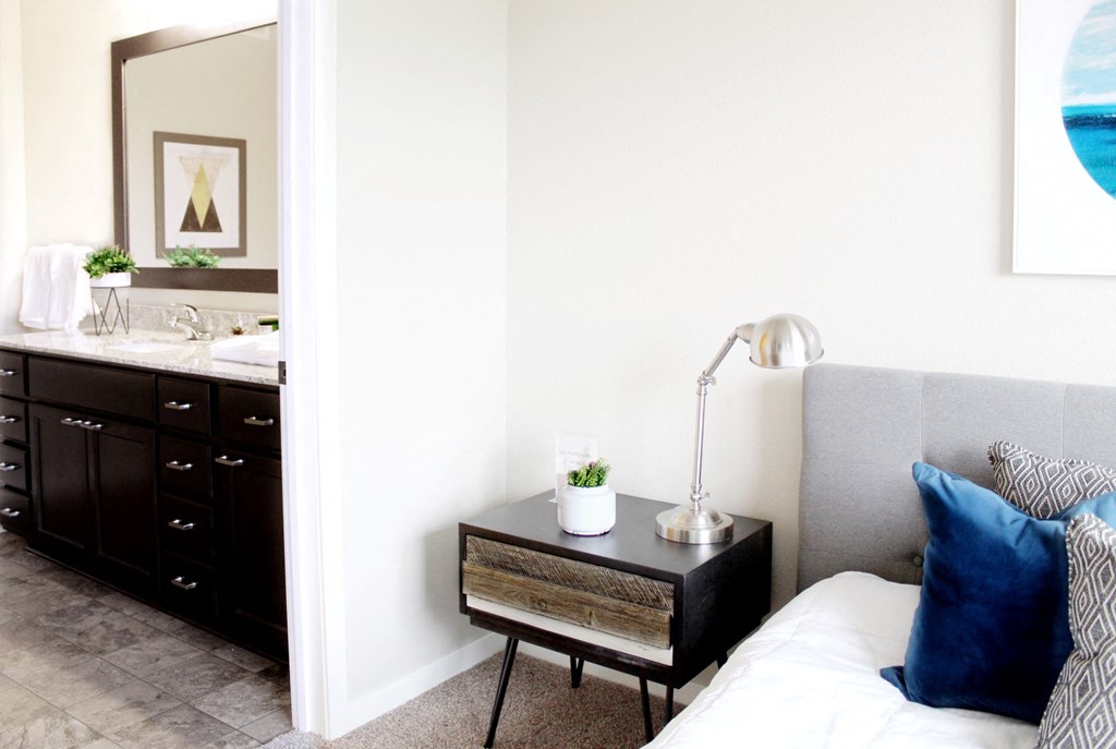 Spacious Bedrooms With en Suite Bathrooms at Overlook on the Creek, Minnesota